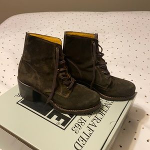 Frye Sabrina 6G Lace Up Boots